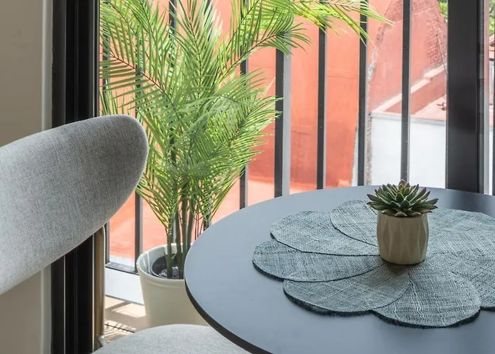 Refined Spacious Studio, Ac, Balcony, Pool & Gym Apartment *