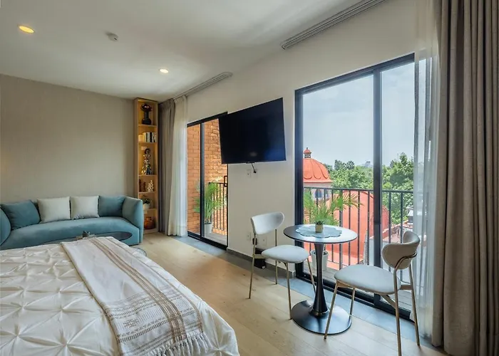 Refined Spacious Studio, Ac, Balcony, Pool & Gym *